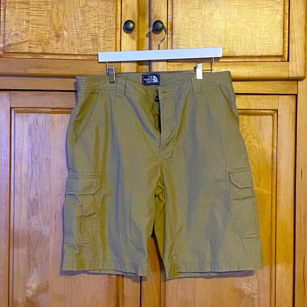 North Face Shorts Tan sz38 Mens
